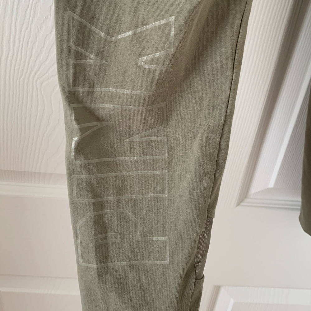 Pink VS Yoga army green leggings size L - Picture 6 of 8